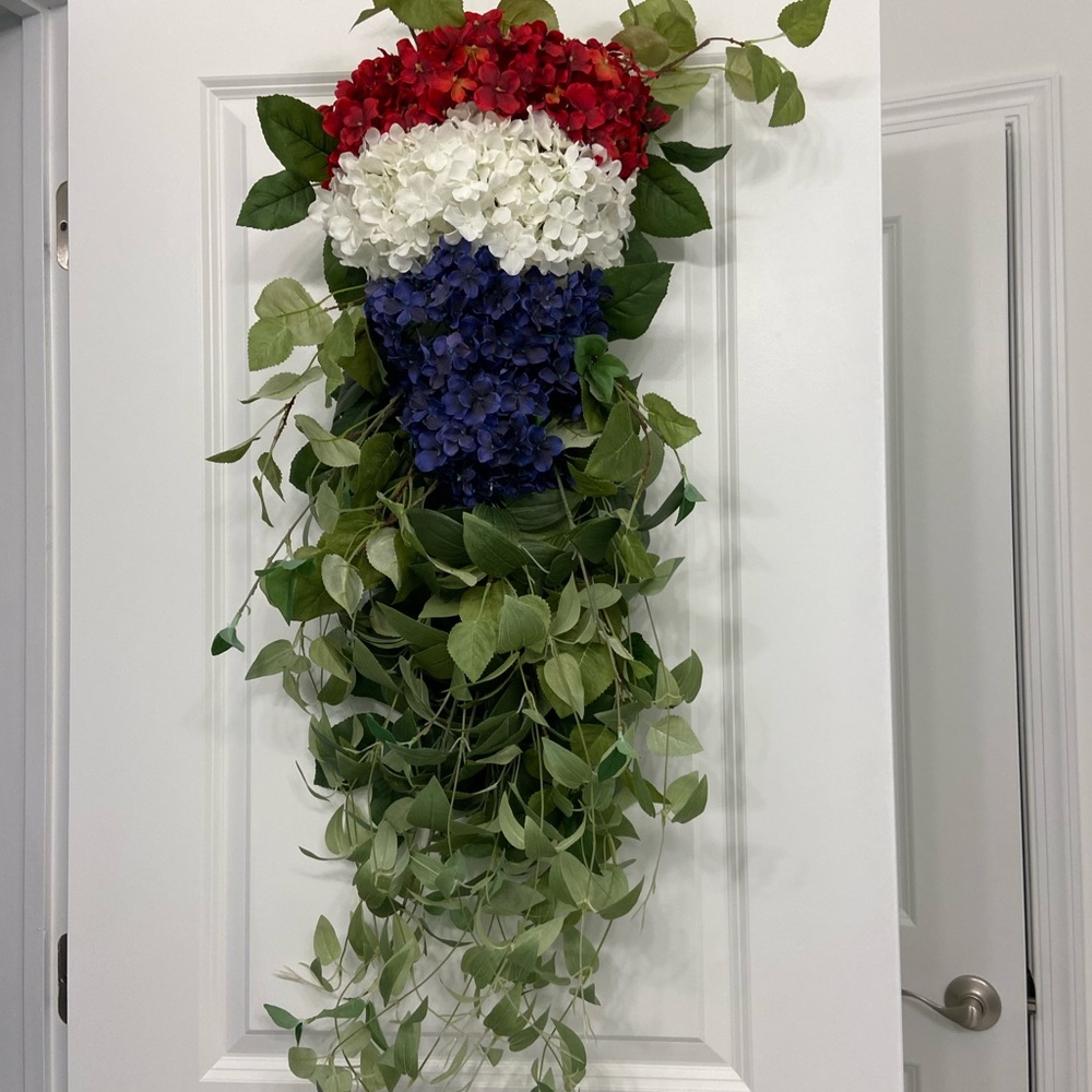GORGEOUS PATRIOTIC AMERICANA DOOR SWAG - Picture 2 of 3
